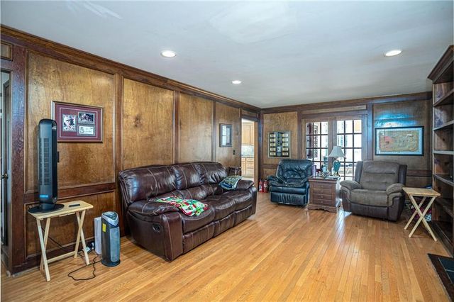 1627 Red Fox SW Run, Lilburn, GA 30047