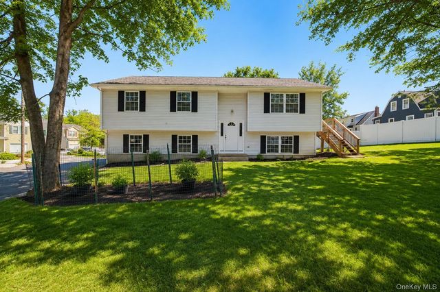 25 Clinton Street, Middletown, NY 10940