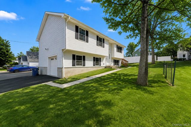 25 Clinton Street, Middletown, NY 10940