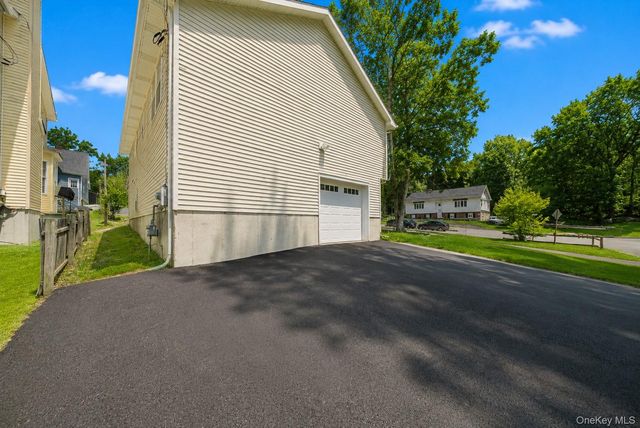 25 Clinton Street, Middletown, NY 10940