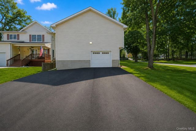 25 Clinton Street, Middletown, NY 10940