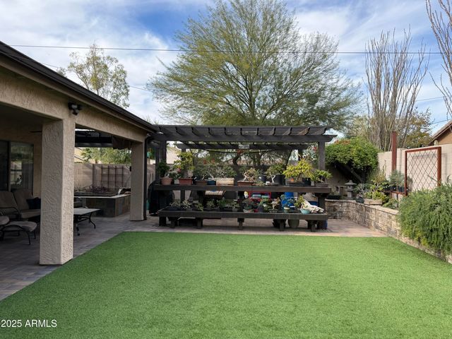 9254 W Lone Cactus Drive, Peoria, AZ 85382