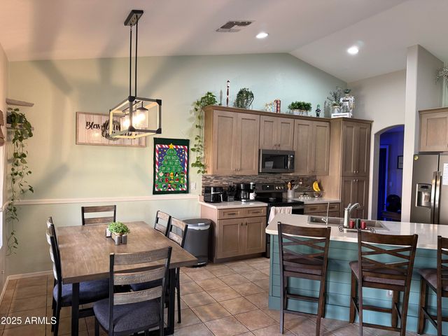 9254 W Lone Cactus Drive, Peoria, AZ 85382