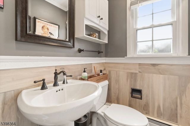 6 Hickory Rd, Denville Twp., NJ 07834