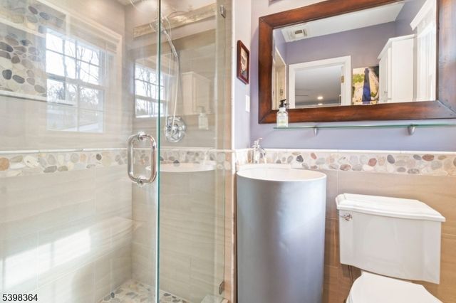 6 Hickory Rd, Denville Twp., NJ 07834