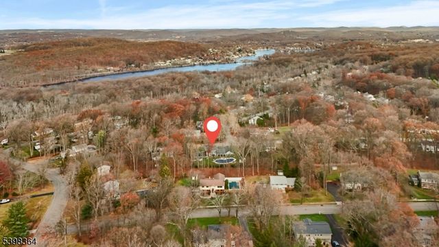 6 Hickory Rd, Denville Twp., NJ 07834