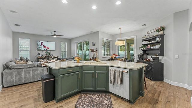 158 COSTA LOOP, Auburndale, FL 33823