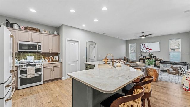 158 COSTA LOOP, Auburndale, FL 33823