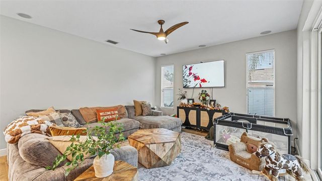 158 COSTA LOOP, Auburndale, FL 33823