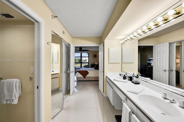 3530 Mystic Pointe Dr 303, Aventura, FL 33180