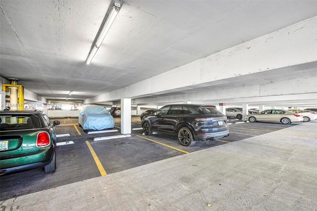 3530 Mystic Pointe Dr 303, Aventura, FL 33180