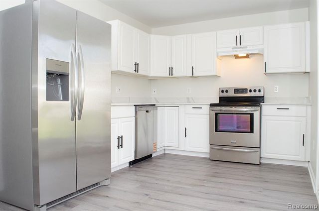 5850 Deering Street, Garden City, MI 48135