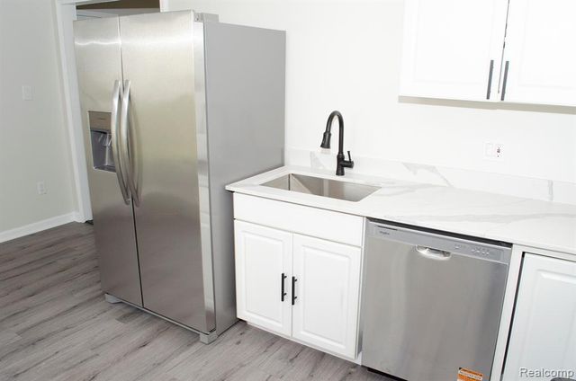 5850 Deering Street, Garden City, MI 48135