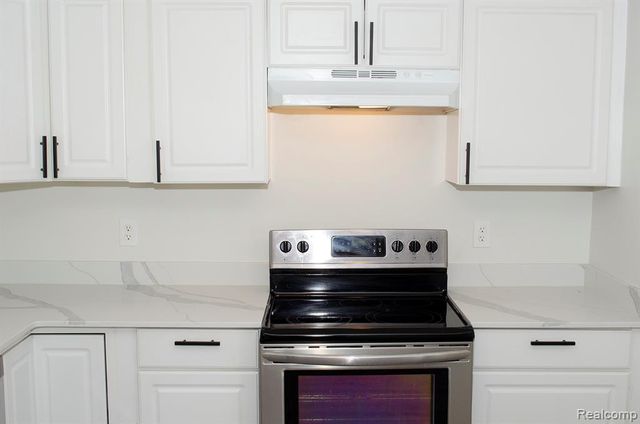 5850 Deering Street, Garden City, MI 48135