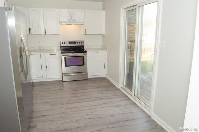 5850 Deering Street, Garden City, MI 48135