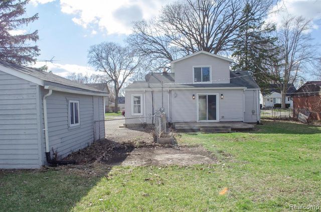 5850 Deering Street, Garden City, MI 48135