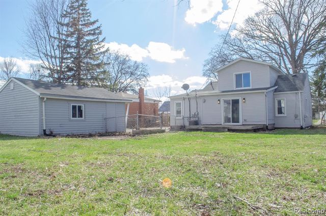 5850 Deering Street, Garden City, MI 48135