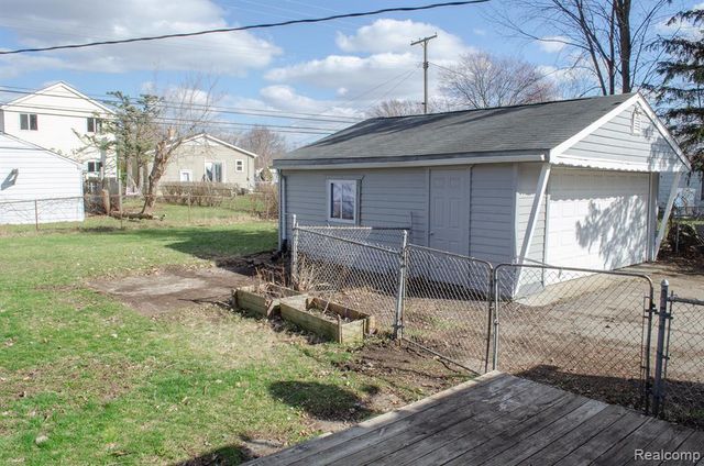 5850 Deering Street, Garden City, MI 48135