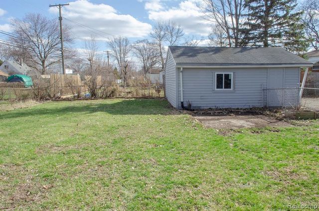 5850 Deering Street, Garden City, MI 48135