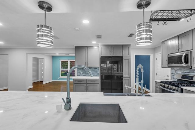 8902 Theysen Drive, Houston, TX 77080