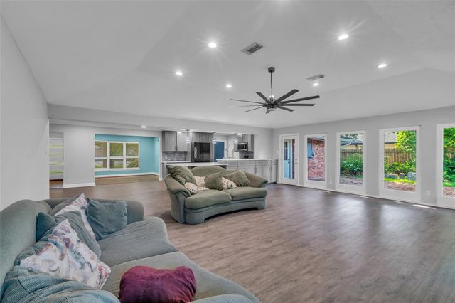 8902 Theysen Drive, Houston, TX 77080