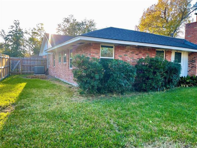 8902 Theysen Drive, Houston, TX 77080