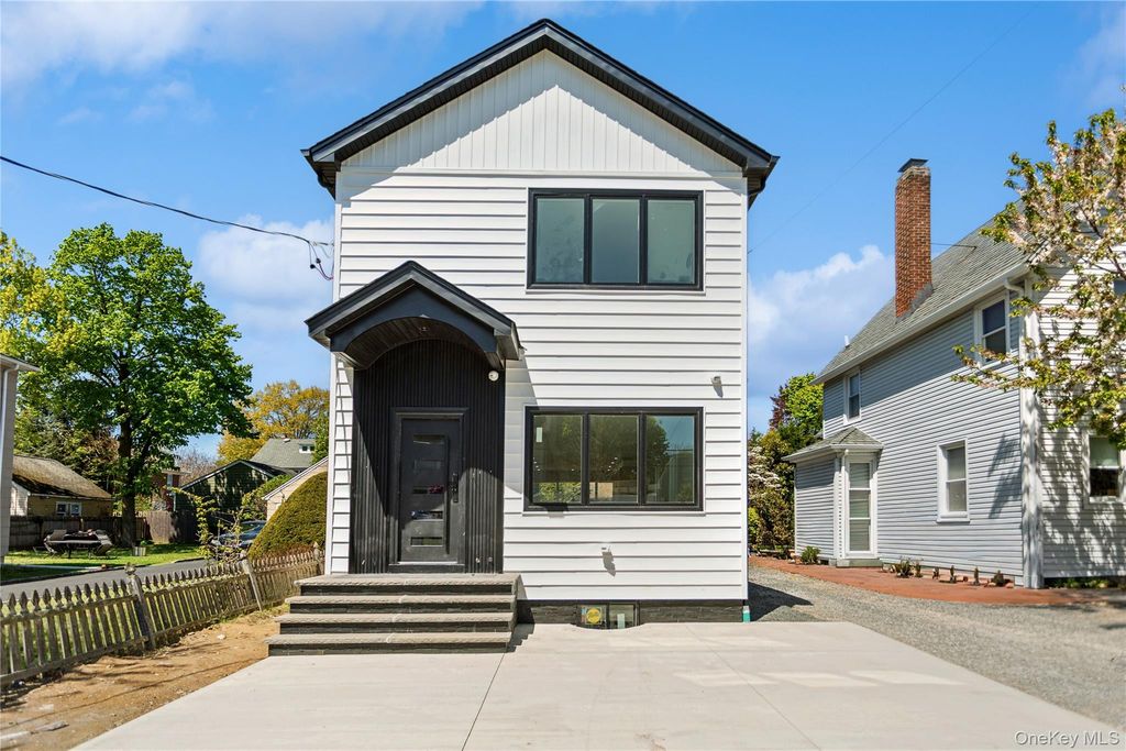 994 Singleton Avenue, Woodmere, NY 11598