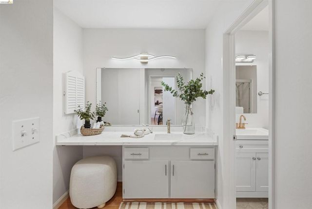 955 shorepoint 209, Alameda, CA 94501