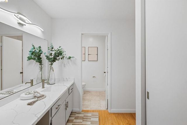 955 shorepoint 209, Alameda, CA 94501