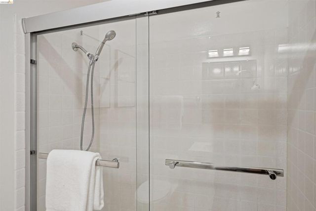 955 shorepoint 209, Alameda, CA 94501