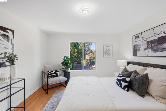 955 shorepoint 209, Alameda, CA 94501