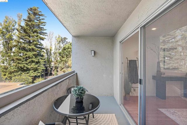955 shorepoint 209, Alameda, CA 94501