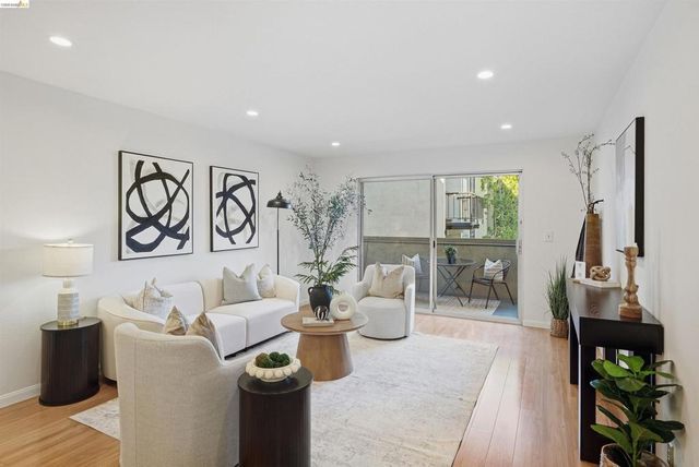 955 shorepoint 209, Alameda, CA 94501