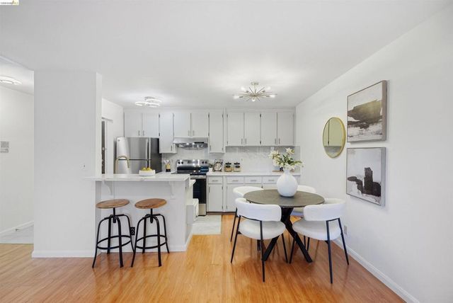 955 shorepoint 209, Alameda, CA 94501