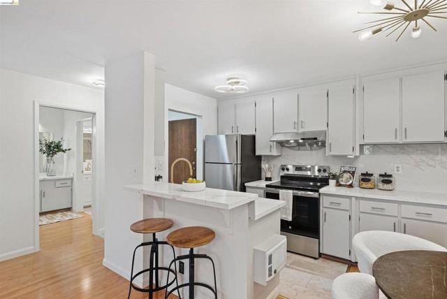 955 shorepoint 209, Alameda, CA 94501