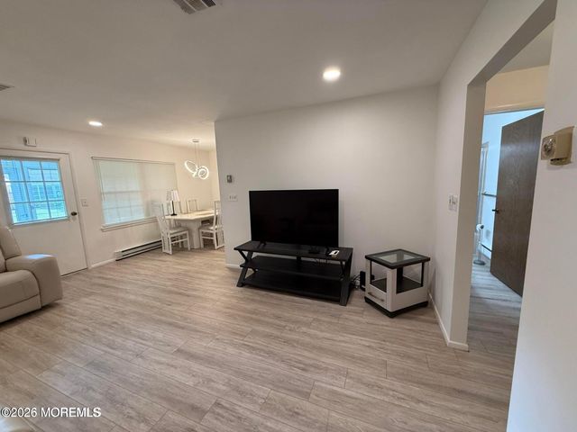 1178B Clydebank Court, Lakewood, NJ 08701
