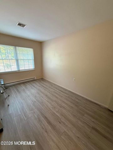 1178B Clydebank Court, Lakewood, NJ 08701