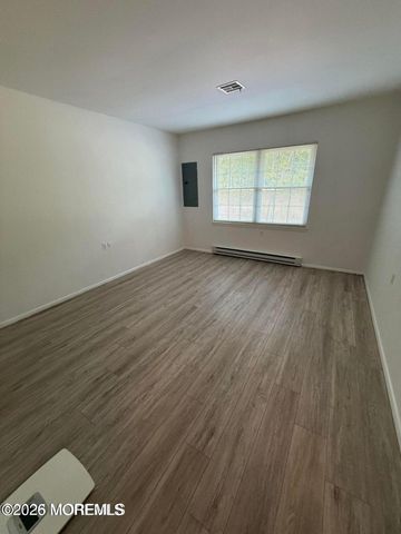 1178B Clydebank Court, Lakewood, NJ 08701