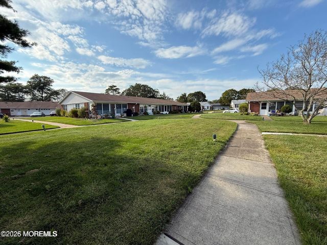 1178B Clydebank Court, Lakewood, NJ 08701