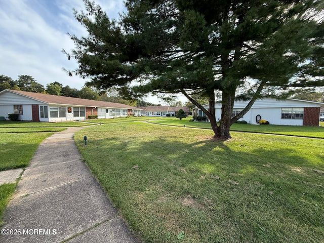 1178B Clydebank Court, Lakewood, NJ 08701