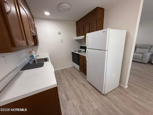 1178B Clydebank Court, Lakewood, NJ 08701