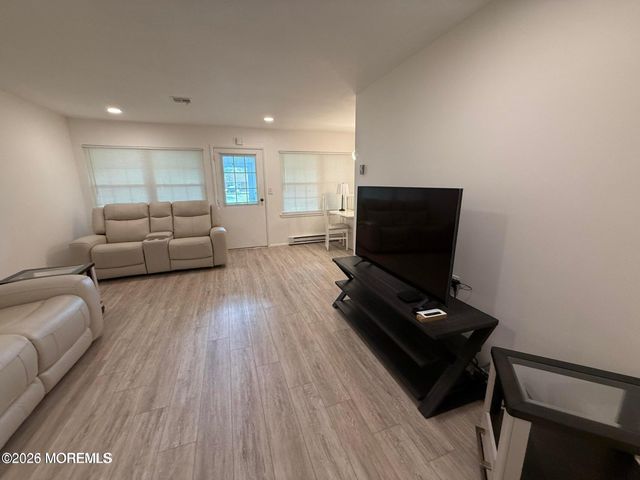 1178B Clydebank Court, Lakewood, NJ 08701