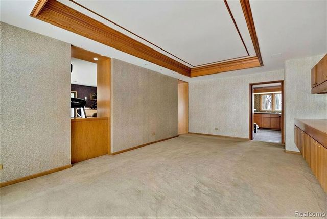 2551 Patterson Lake Road, Pinckney, MI 48169