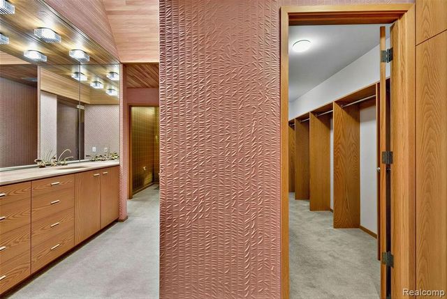 2551 Patterson Lake Road, Pinckney, MI 48169