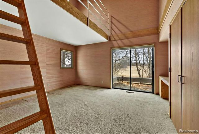 2551 Patterson Lake Road, Pinckney, MI 48169