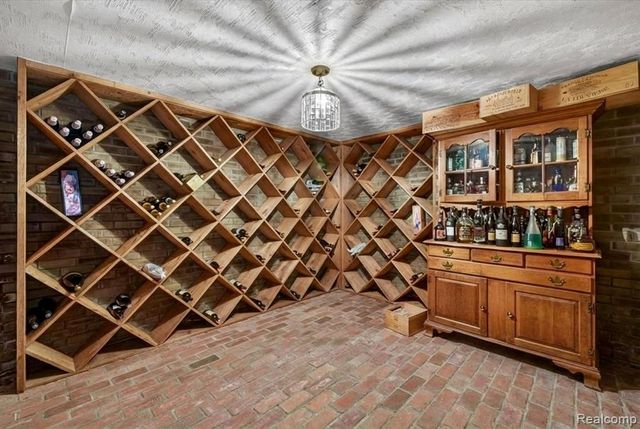 2551 Patterson Lake Road, Pinckney, MI 48169