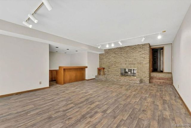 2551 Patterson Lake Road, Pinckney, MI 48169