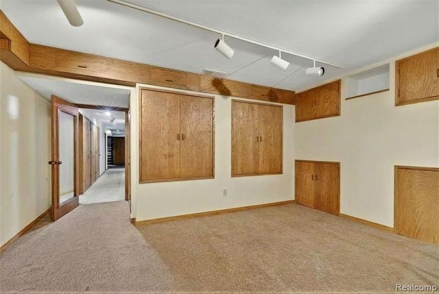 2551 Patterson Lake Road, Pinckney, MI 48169