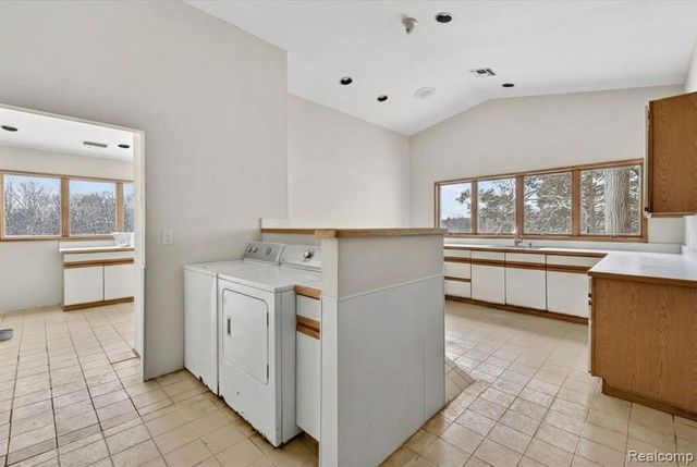 2551 Patterson Lake Road, Pinckney, MI 48169