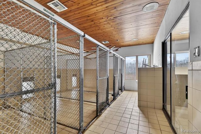 2551 Patterson Lake Road, Pinckney, MI 48169